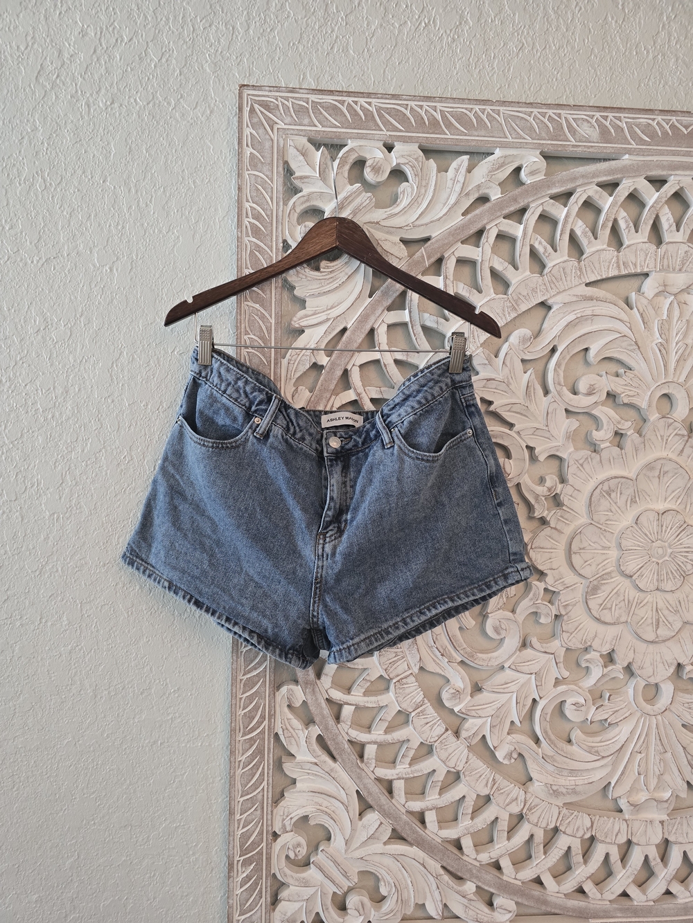 Ashley Mason Women's Heart Pockets Denim Shorts Coquette Back Satin Bows 31